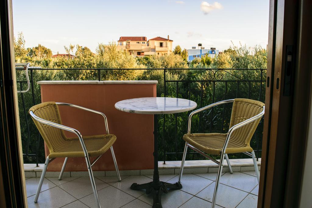 Sofia Apartment Гитио Стая снимка
