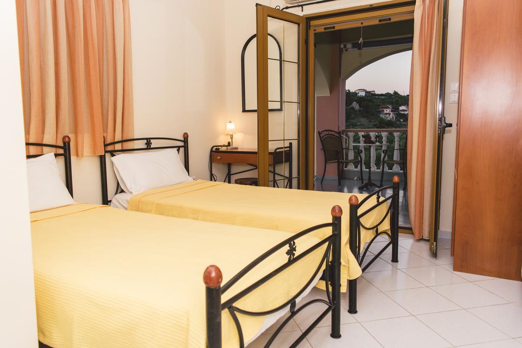 Sofia Apartment Гитио Стая снимка