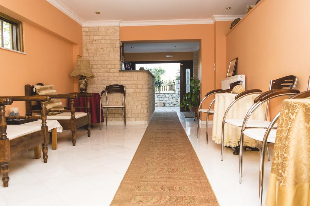 Sofia Apartment Гитио Стая снимка