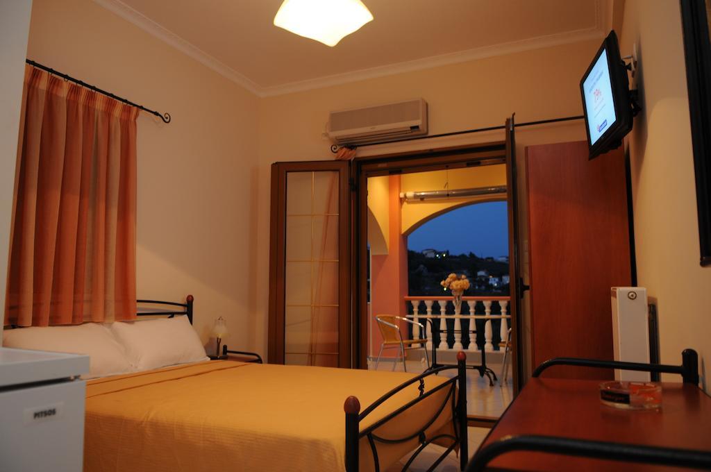 Sofia Apartment Гитио Стая снимка