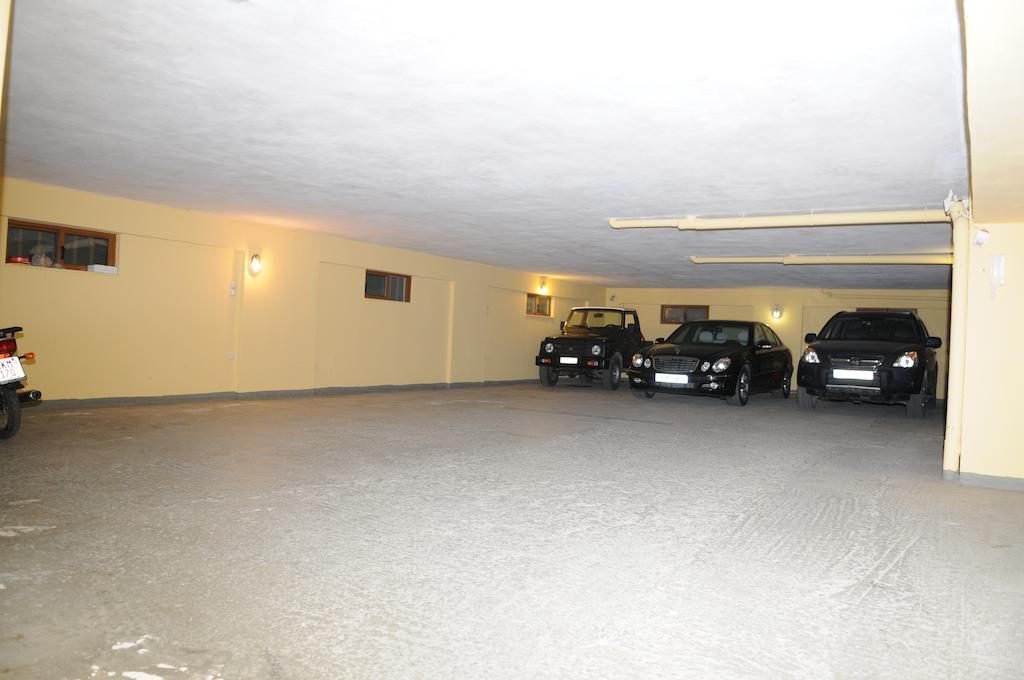 Sofia Apartment Гитио Стая снимка